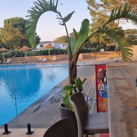 Eden Cala Rossa 3 Et Grande Terrasse Dans Hoteliere Fiori Di Cala Rossa A Lecci, Avec Grande Piscine Chauffee *