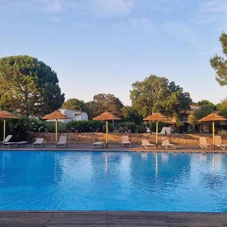 Eden Cala Rossa 3 Et Grande Terrasse Dans Hoteliere Fiori Di Cala Rossa A Lecci, Avec Grande Piscine Chauffee Lejlighed