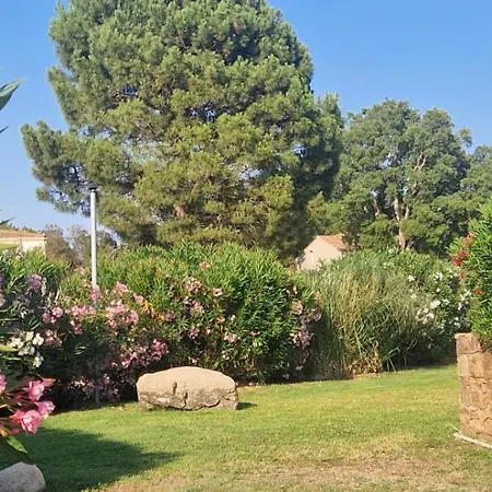 Apartment Eden Cala Rossa 3 Et Grande Terrasse Dans Hoteliere Fiori Di Cala Rossa A Lecci, Avec Grande Piscine Chauffee Lecci