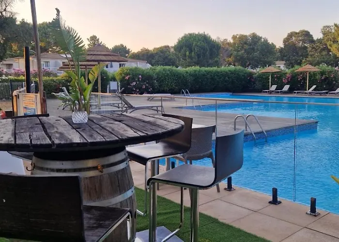 Apartment Eden Cala Rossa 3 Et Grande Terrasse Dans Hoteliere Fiori Di Cala Rossa A Lecci, Avec Grande Piscine Chauffee Lecci