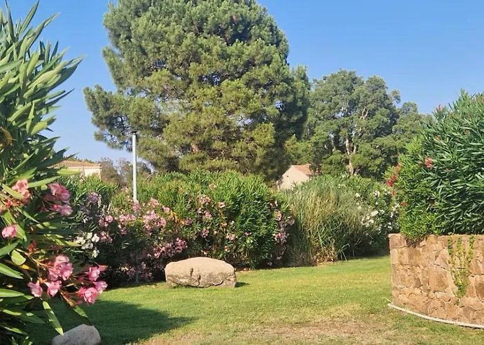 Apartment Eden Cala Rossa 3 Et Grande Terrasse Dans Hoteliere Fiori Di Cala Rossa A Lecci, Avec Grande Piscine Chauffee Lecci